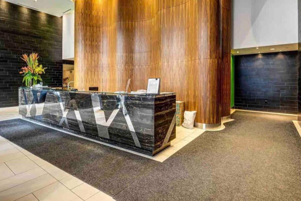 Upscale Downtown Toronto Condos By Cn Tower Exteriör bild