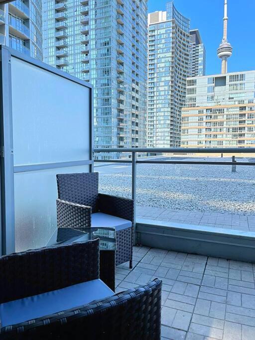 Upscale Downtown Toronto Condos By Cn Tower Exteriör bild