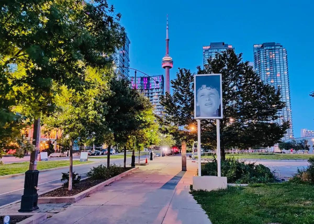 Upscale Downtown Toronto Condos By Cn Tower Exteriör bild