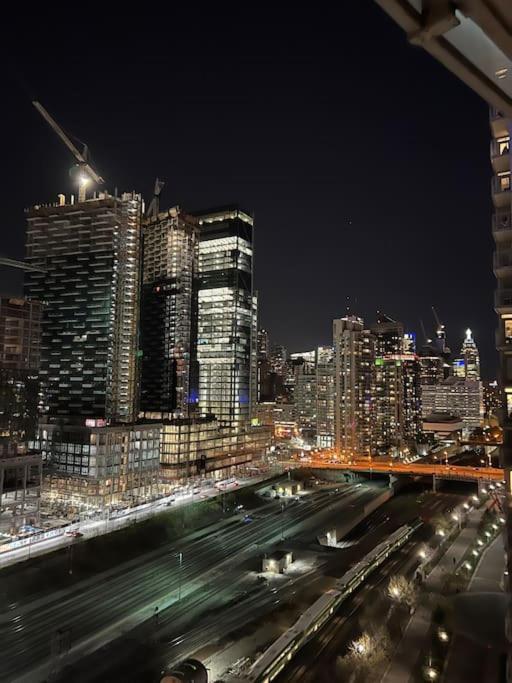 Upscale Downtown Toronto Condos By Cn Tower Exteriör bild